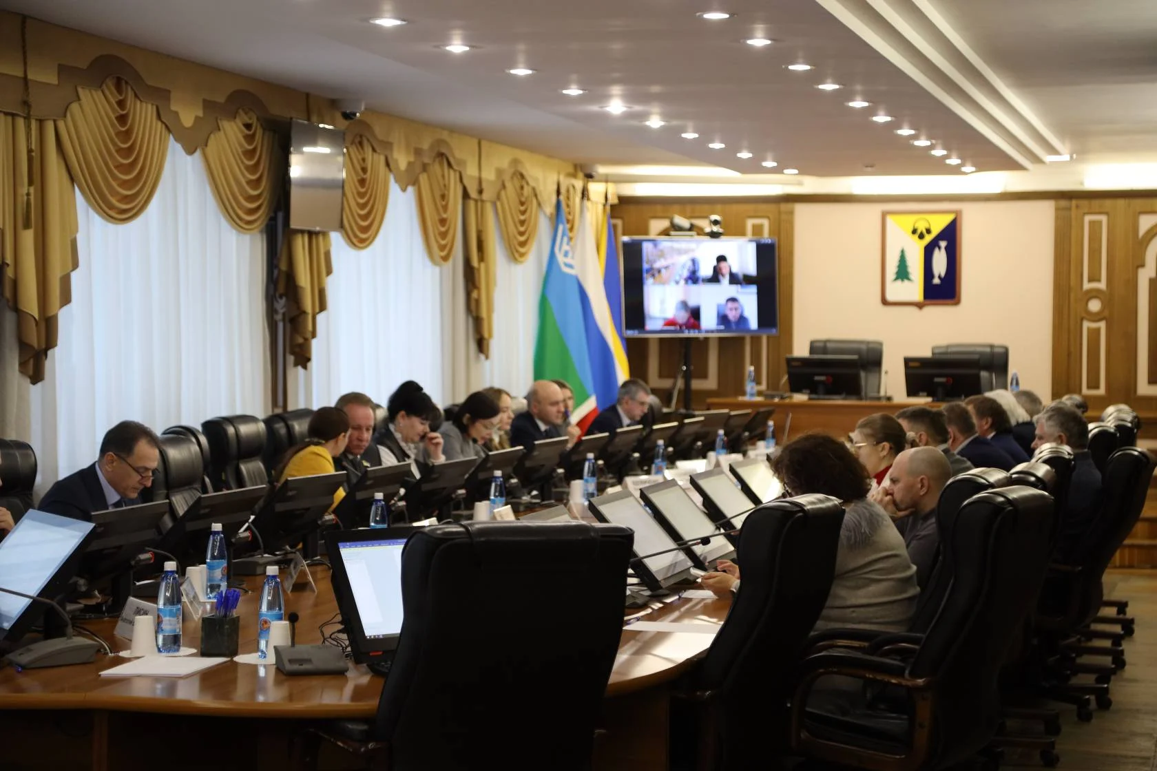 26.12.2025 состоялось заседание экспертно-консультативного совета по развитию малого и среднего предпринимательства в городе Нижневартовске