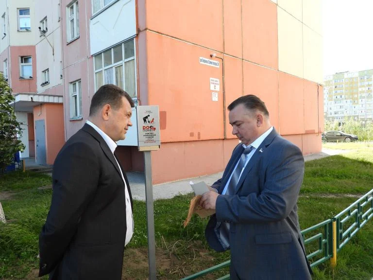Цивилизованный выгул собак: в новых микрорайонах города установили дог-боксы
