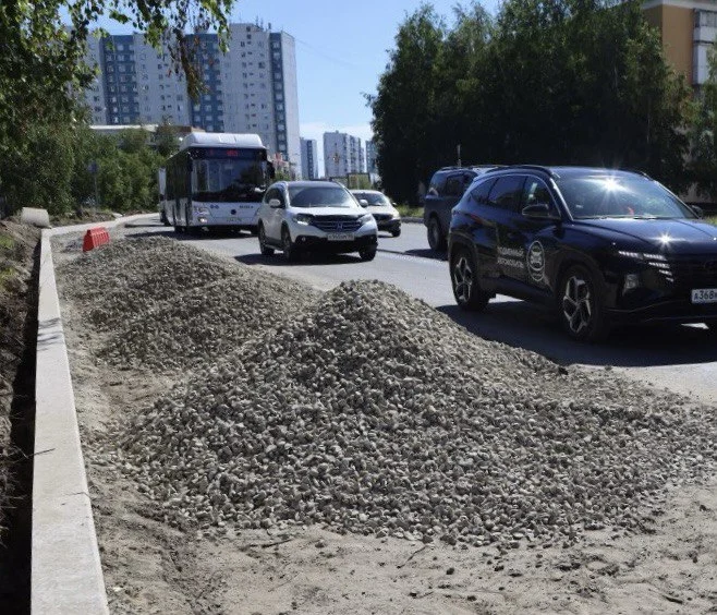 На улице Мира ведутся дорожно-ремонтные работы