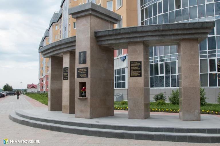 ПАМЯТНЫЙ МОНУМЕНТ ПО ПРОЕЗДУ КУРОПАТКИНА